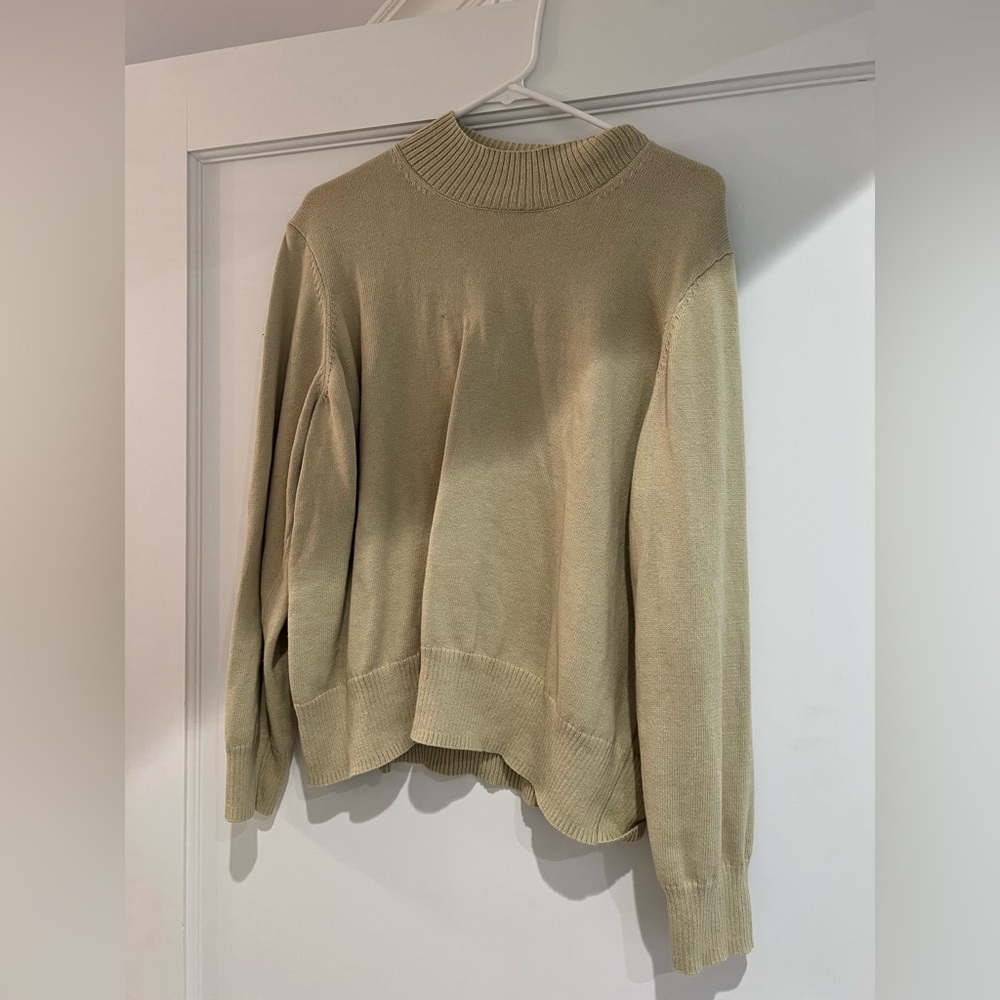 Light green sweater